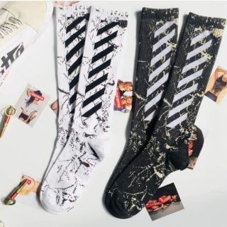 Tất cao cổ off white