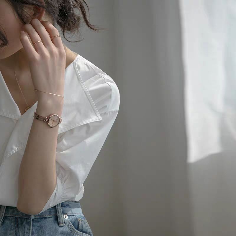 Áo kiểu IELGY màu trắng thiết kế cổ chữ V ngắn tay phong cách retro Pháp dành cho nữ