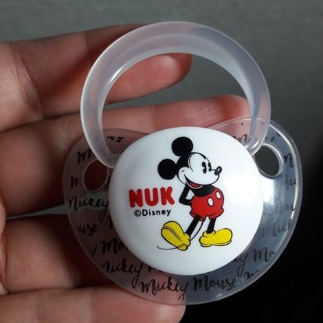 Ti ngậm nuk cho bé phiên bản disney 0-6m( CÓ TÁCH LẺ GIAO MÀU NGẪU NHIÊN)