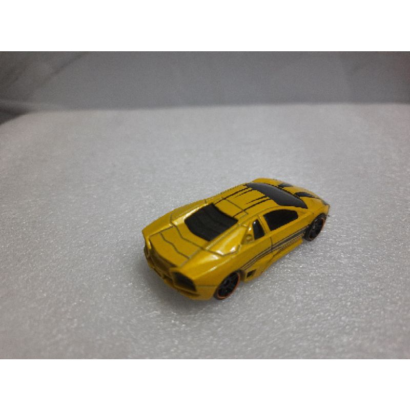 Xe Hot Wheels Lamborghini Reventon màu vàng sọc đen