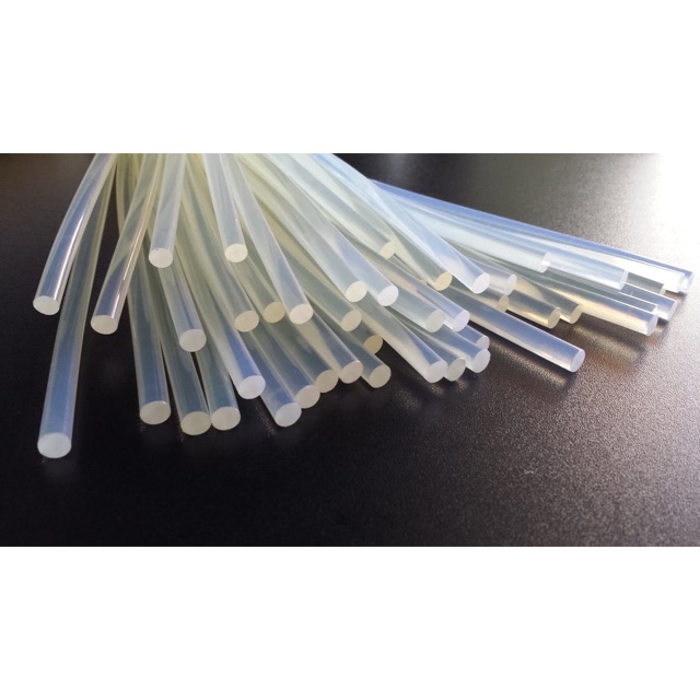 1 cây keo silicon nhỏ
