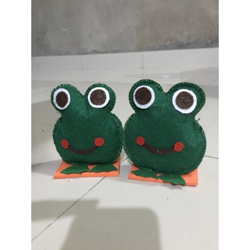 con ếch đồ màm non