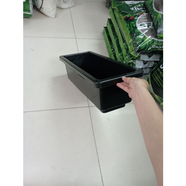 Chậu Nhựa Chữ Nhật Đen Chuyên Trồng Cây Cảnh Và Nuôi Cá Kích Thước 48x20cm (MRN-001-0DEN)