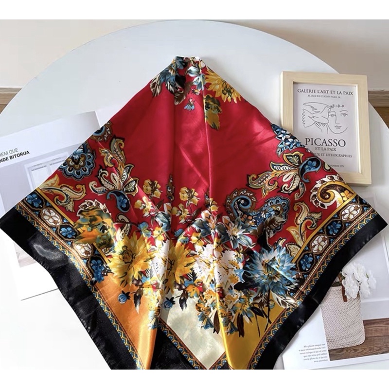 Khăn lụa bóng quấn áo yếm hoa văn hoa lá vintage - Maben