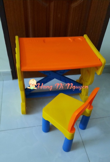 [Tăng khủng long chút chít] Bộ bàn ghế cho bé (Quà km abbott) | BigBuy360 - bigbuy360.vn