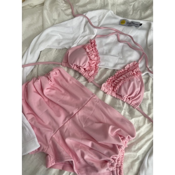 Set bikini 2 mảnh quần short và áo dáng tam giác