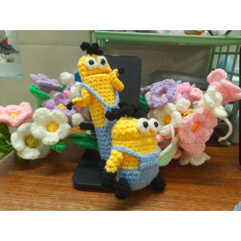 túi đựng tai nghe không dây handmade len móc hình minion, nhận làm sản phẩm theo yêu cầu