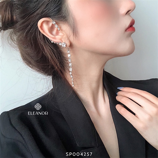 Bông tai nữ gắn vành đính đá Eleanor Accessories dáng dài phụ kiện trang sức sang chảnh ( một chiếc )