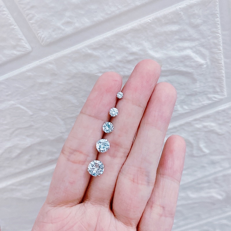 Bông tai titan đá tròn lấp lánh chuôi đẩy không gỉ hàng loại 1 (Tặng kèm chuôi dự phòng)