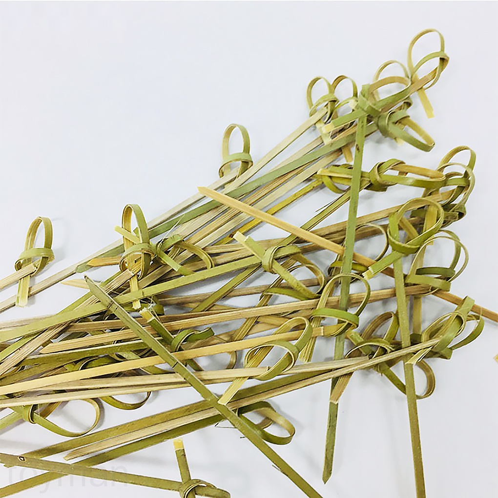 Tăm tre xỉa răng trang trí món tráng miệng