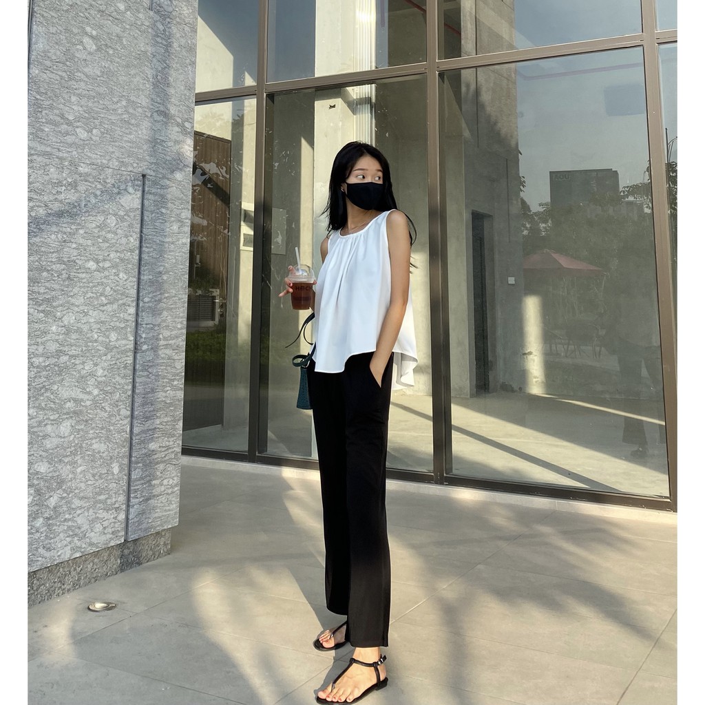 Sleeveless blouse- áo lụa cộc tay
