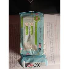 Băng Vệ Sinh Kotex Hằng Ngày Hương Tự Nhiên Kháng Khuẩn 20 miếng