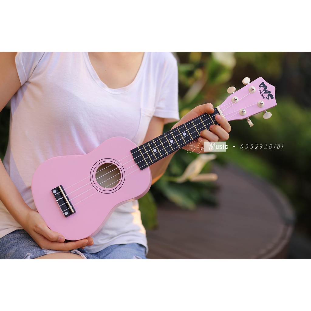 Đàn Ukulele Soprano 21inch BWS Màu Full Gỗ 100% Cho Người Mới Tập (Tặng full 6 món phụ kiện)