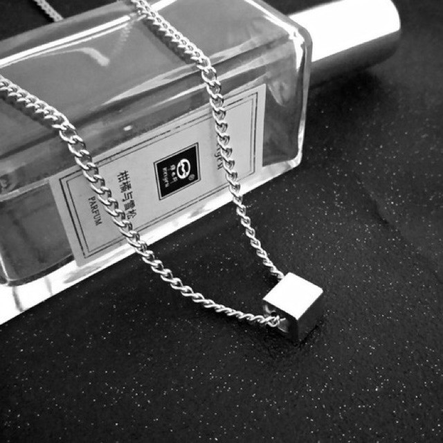 Dây chuyền Vương Nhất Bác vòng cổ hạt vuông thiết kế thời trang phong cách Hàn Quốc