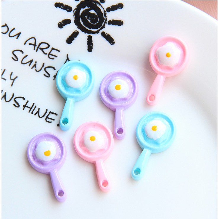 Sticker hình chảo trứng chiên gắn dép sục Crocs