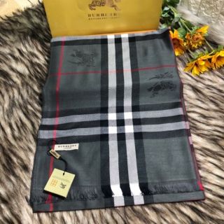 KHĂN BURBERRiiiiii + ẢNH THẬT