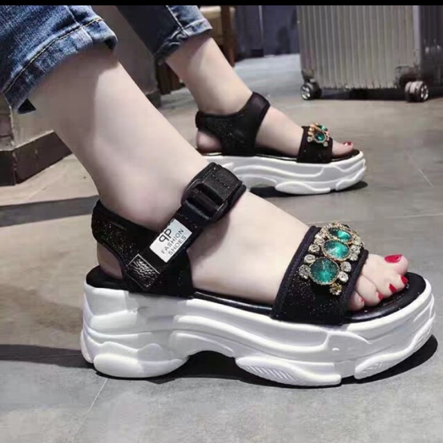 Dép quai hậu độn đế 6 cm cá tính