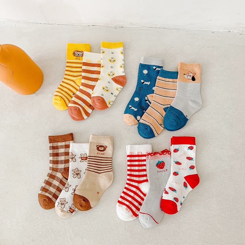 Set 3 đôi tất KokoroCare MH-13 họa tiết hoạt hình từ cotton ống dài vừa phải cho bé 1-8 tuổi S/M/L