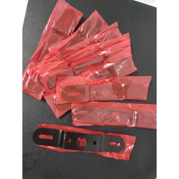 Pass sắt gắn bảng tên - gắn biển số xe