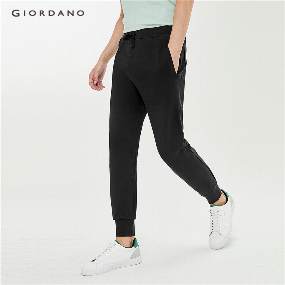 Quần jogger GIORDANO 13111050 lưng thun co giãn dành cho nam