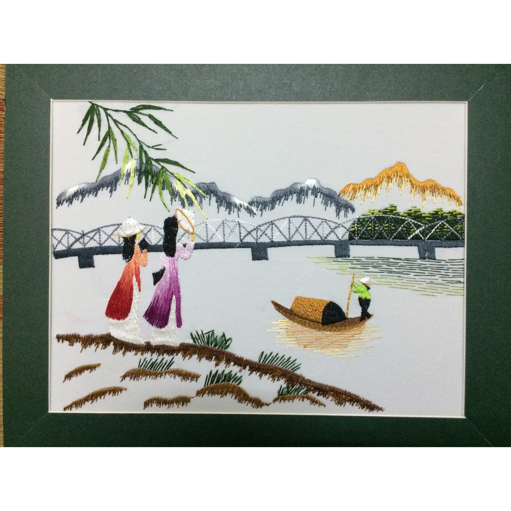 Tranh thêu tay Cầu Tràng Tiền  CTT002