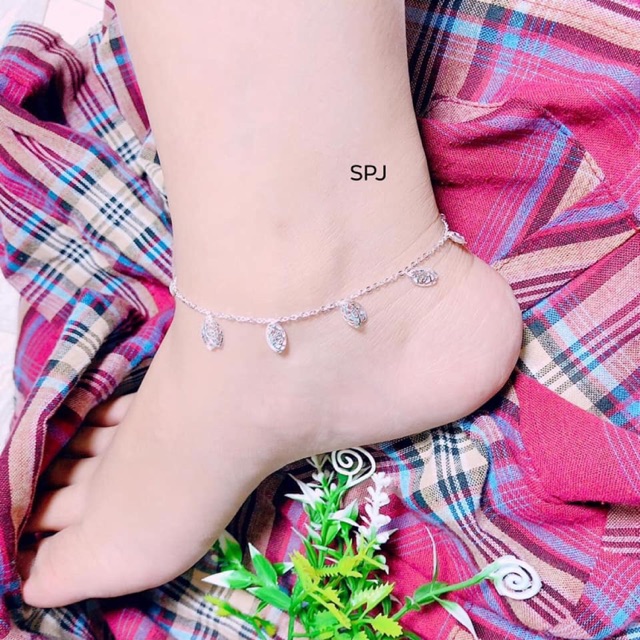 Lắc chân xinh, bạc ý