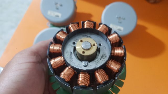 Chế điện gió với Motor Brushless momen xoắn cao 24V 9.4W trục 10mm.