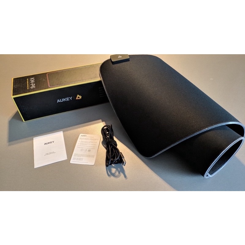 Miếng lót chuột led RGB Aukey chính hãng