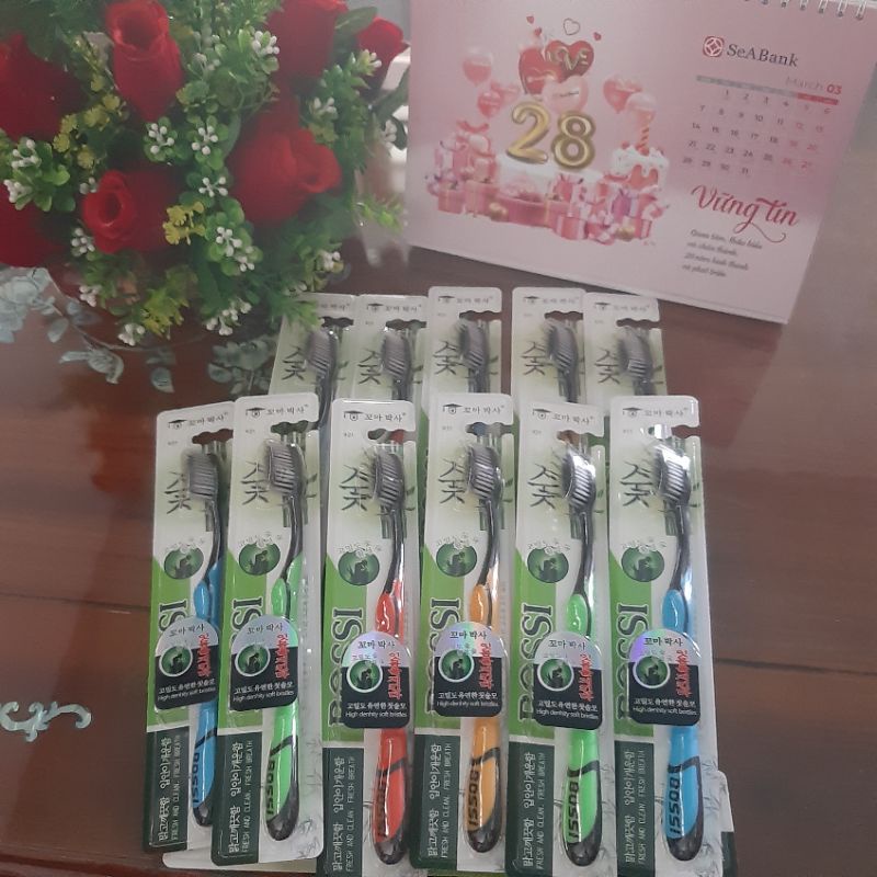 Bàn  chải  đánh  răng than tre Hàn Quốc