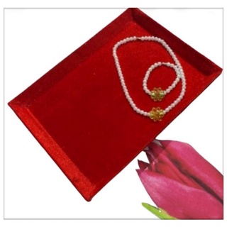 Mâm nhung trưng bày trang sức