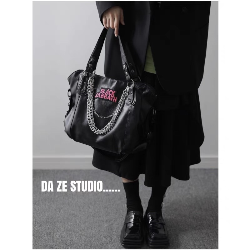 Túi đeo vai đeo chéo custom phong cách y2k