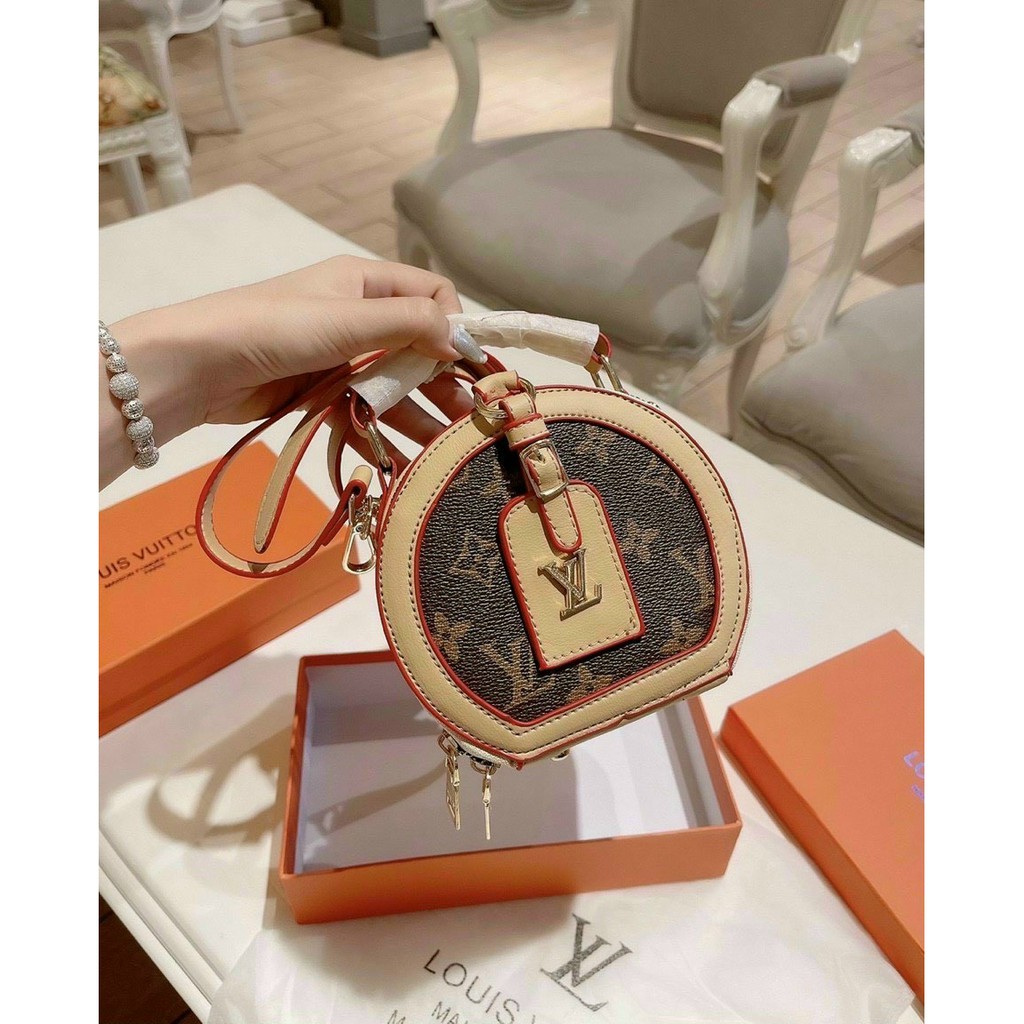Túi xách nữ  lv tròn , hoạ tiết lv chìm sz 18 không vừa đt có dây đeo chéo