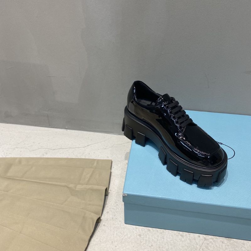 Giày loafer nữ da thật mũi tròn đế 5,5cm Prada