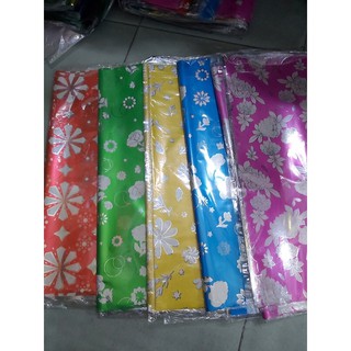 Giấy kiếng gói quà 180k/cây 100 tờ