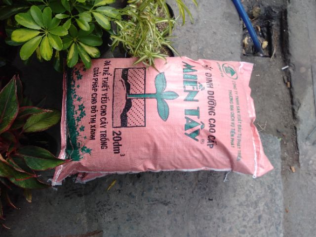 Đất sạch dinh dưỡng cao cấp Miền Tây - 20dm3/8kg