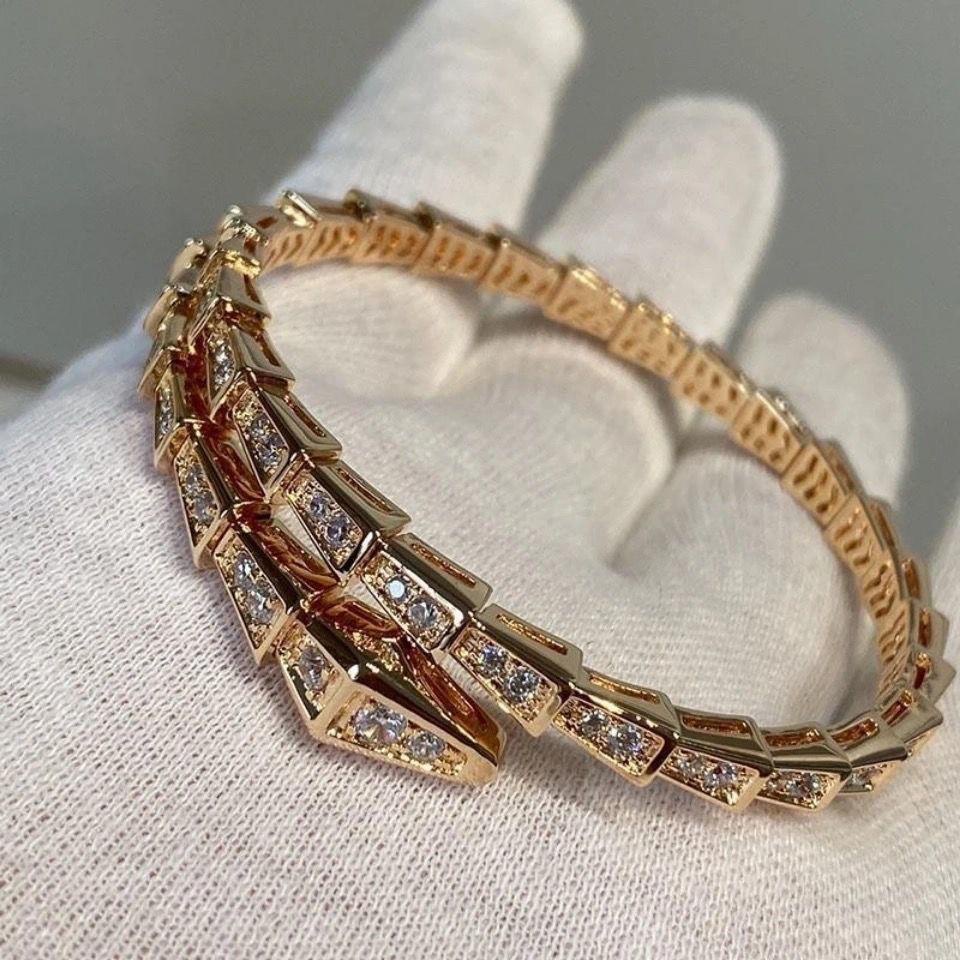 BVLGARI Vòng Đeo Tay Bằng Thép Titan Mạ Vàng Hồng 18K Hình Xương Rắn Đính Đá Sang Trọng Cho Cặp Đôi
