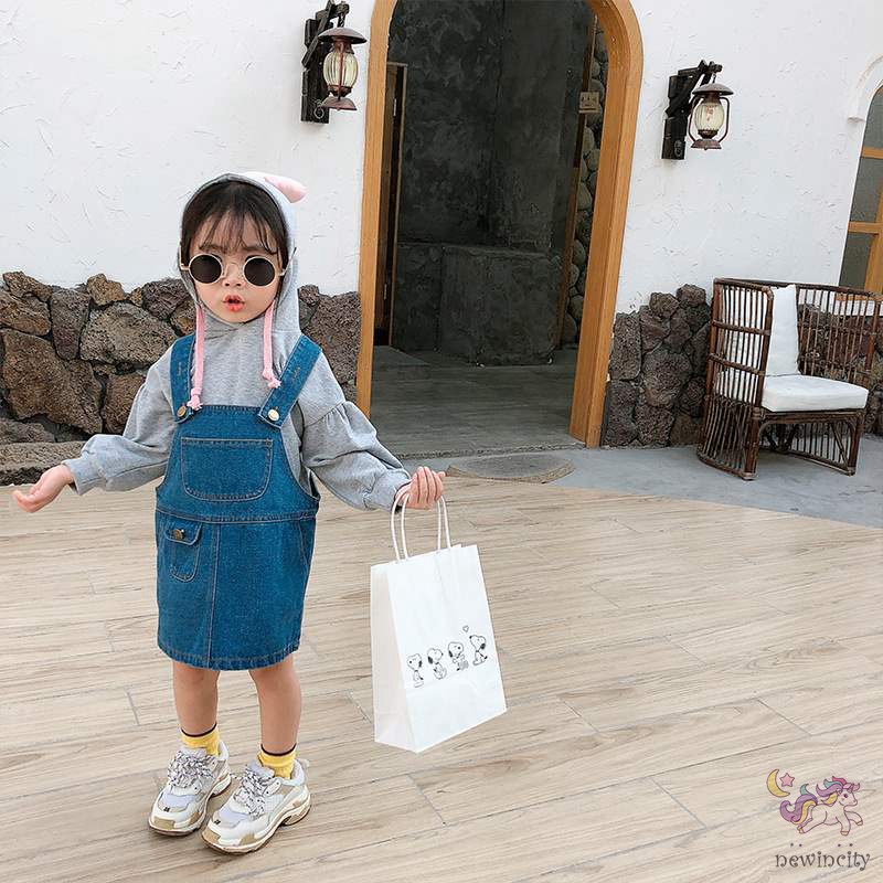 Váy yếm denim phong cách Hàn Quốc xinh xắn dành cho bé gái