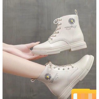 Giày bốt (boots) hoa cúc da lỳ