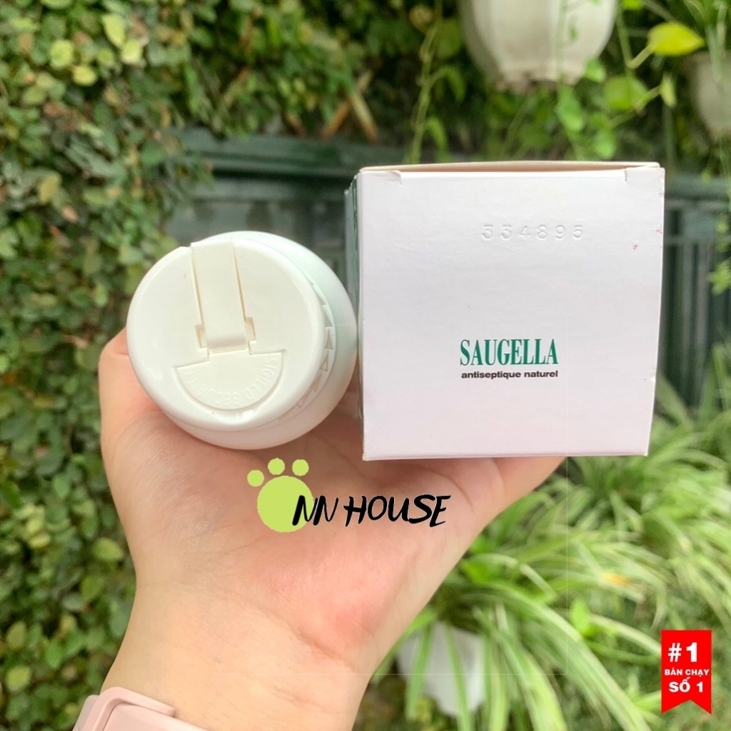 Dung dịch vệ sinh phụ nữ Saugella Antiseptique Naturel 250ml dành cho bà bầu, người bị nấm, ngứa… ddvs làm sạch dịu nhẹ