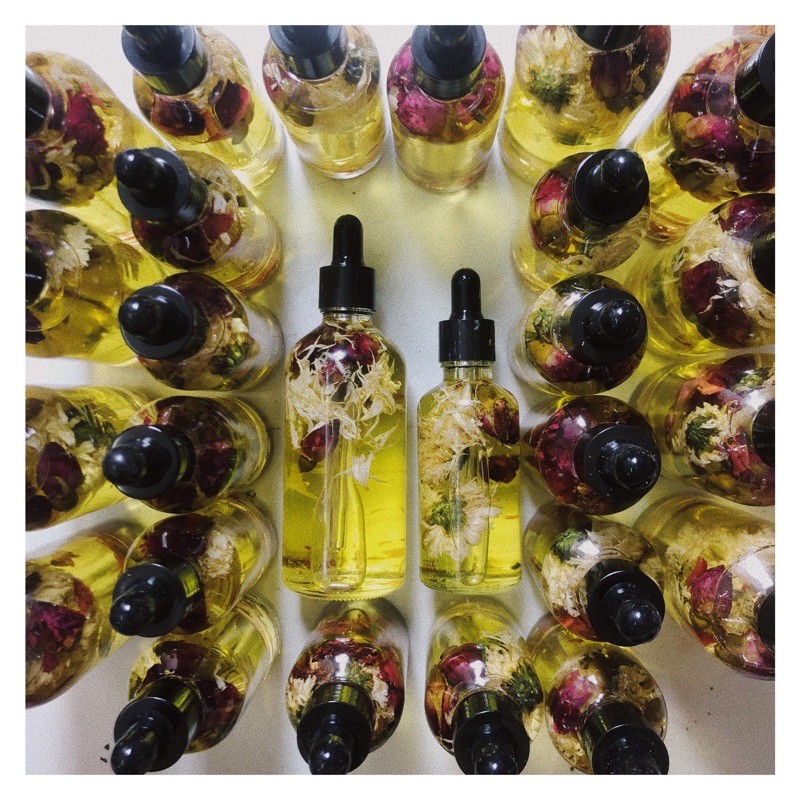 DẦU THẢO MỘC DƯỠNG TÓC - HERBAL NOURISHING HAIR OIL SERUM | BigBuy360 - bigbuy360.vn