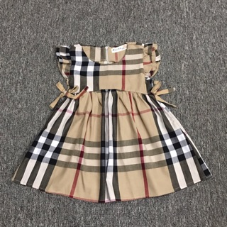Váy kẻ Burberry