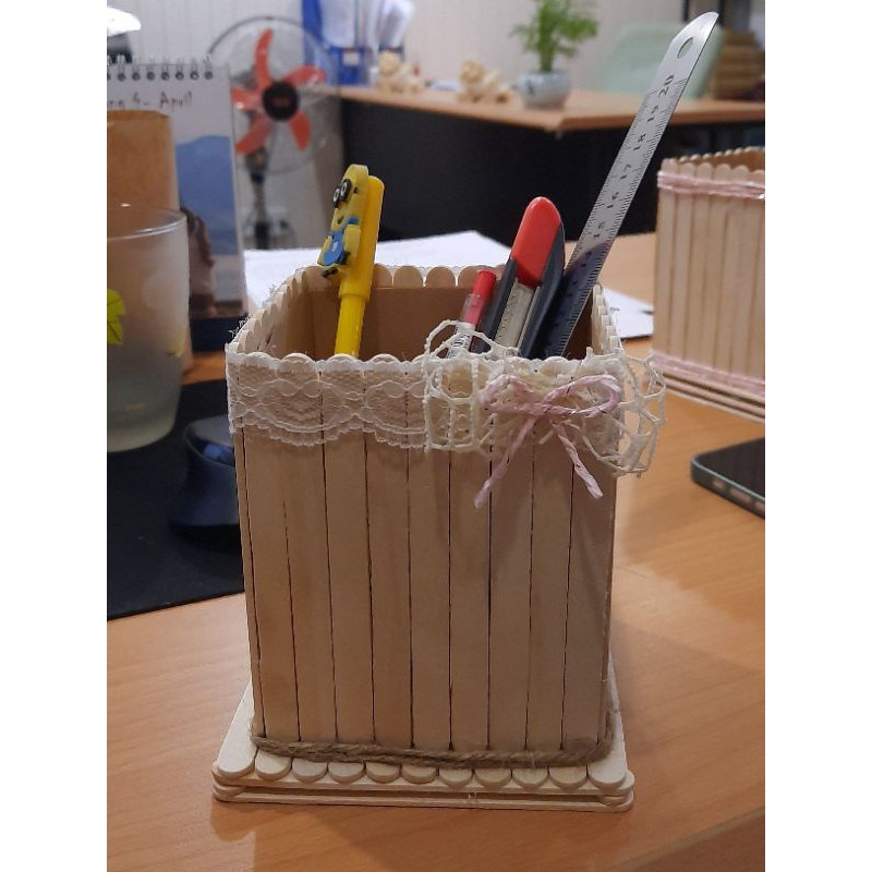 Ống cắm bút viết bằng que kem handmade dễ thương