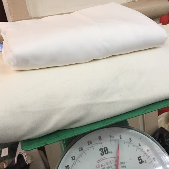 Vải dạ trắng và lót lụa