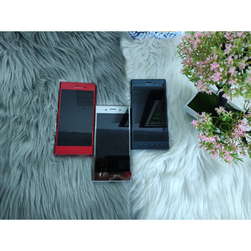 Điện Thoại Sony Xperia XZ Premium Đẹp 99,99% Kèm Cáp Sạc.