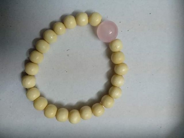 Dây dâu tằm có đá cho bé