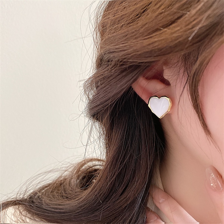 Khuyên Tai Hình Trái Tim Mạ Vàng Đơn Giản Dành Cho Nữ