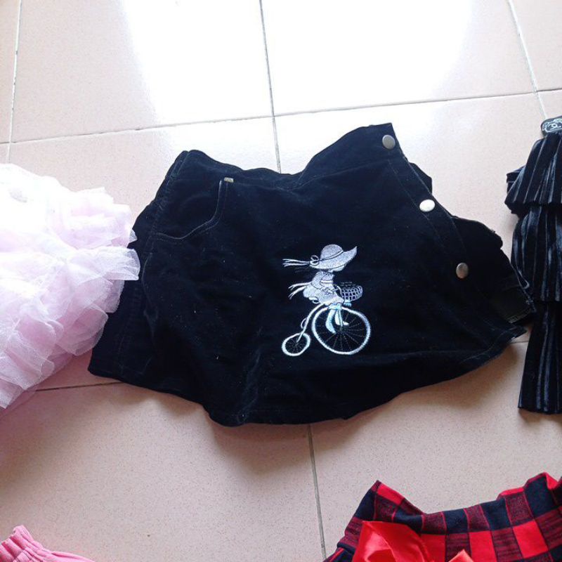 Dưới 20kg thanh lý váy bé
