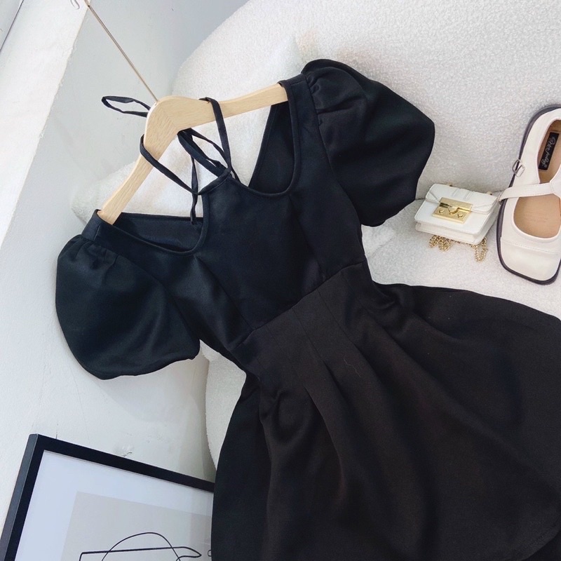 VIBES Set áo pelum đen cổ yếm + quần short