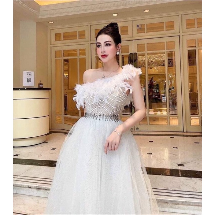váy lệch vai kết cườm đá dự tiệc.có 2 màu xám, trắng