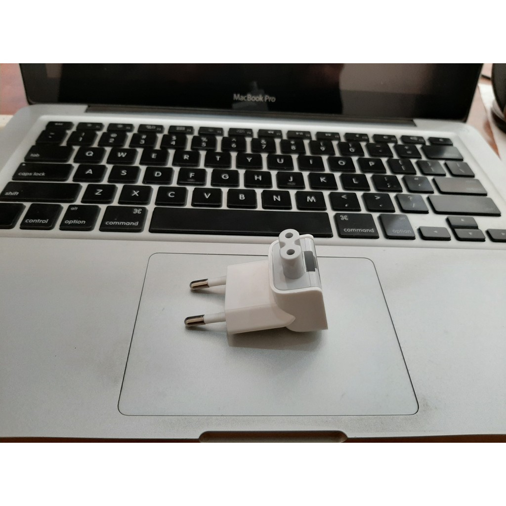 Đầu chuyển 2 chấu chuẩn UK cho củ sạc ( cốc sạc ) IPAD MACBOOK IPHONE